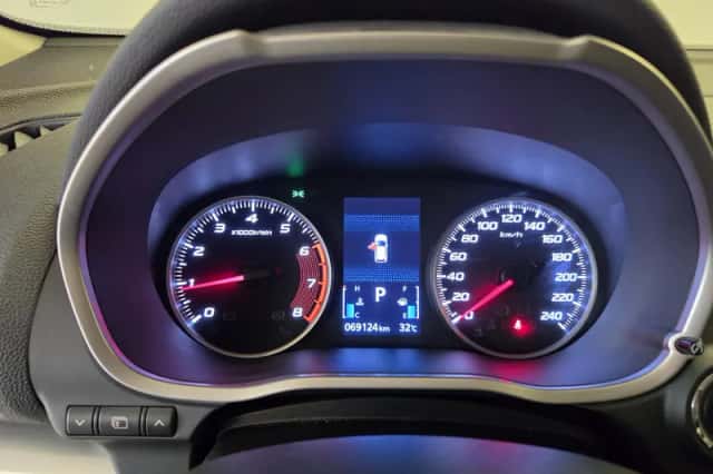 Mitsubishi Eclipse Cross (2018) thumbnail 6