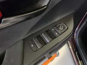 Toyota C-HR (2024) thumbnail 24