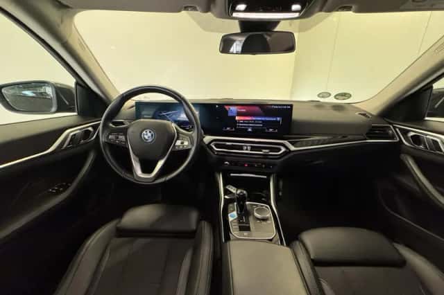 BMW i4 (2022) thumbnail 3