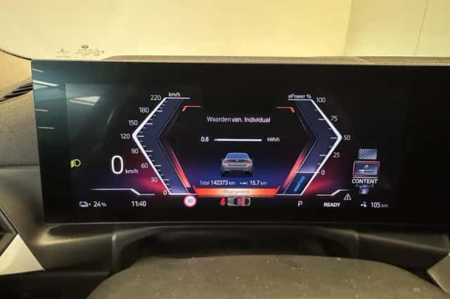 BMW i4 (2022) thumbnail 4