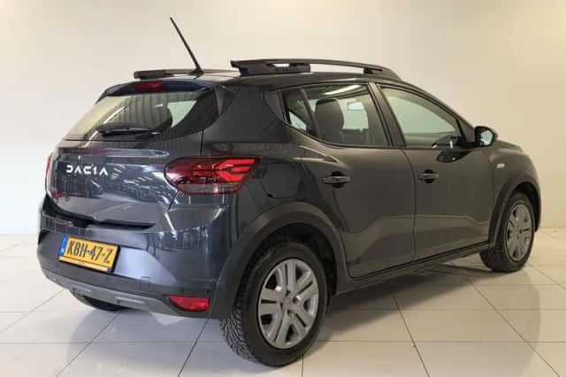Dacia Sandero Stepway (2023) thumbnail 2