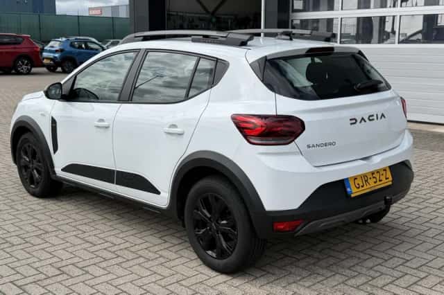 Dacia Sandero Stepway (2024) thumbnail 6