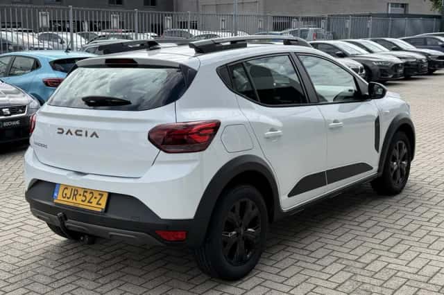 Dacia Sandero Stepway (2024) thumbnail 2
