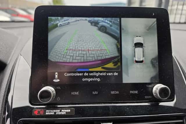 Mitsubishi Eclipse Cross (2023) thumbnail 3