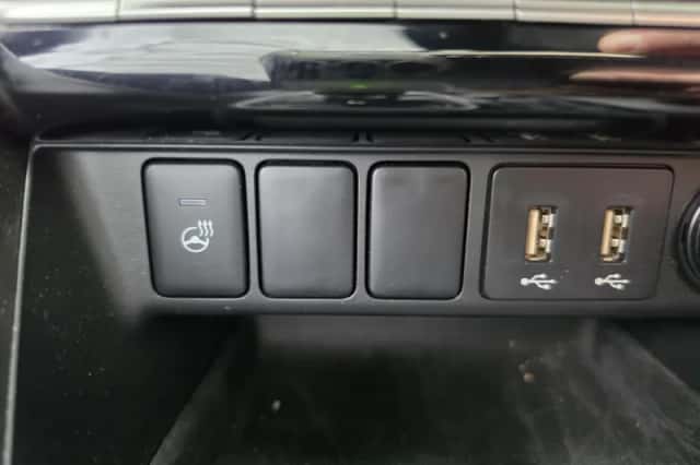 Mitsubishi Eclipse Cross (2023) thumbnail 5