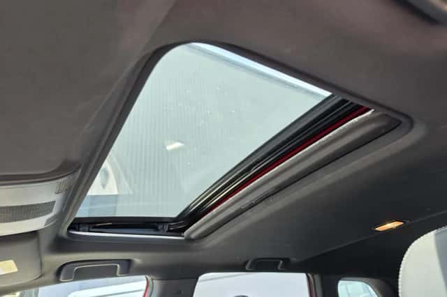 Mitsubishi Outlander (2019) thumbnail 4