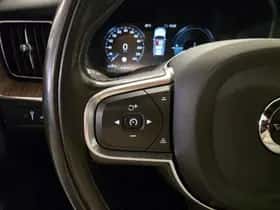 Volvo XC60 (2021) thumbnail 25