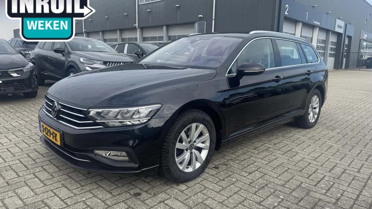 Volkswagen Passat (2023) — foto 1