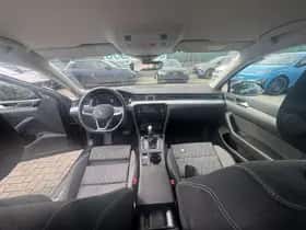 Volkswagen Passat (2023) thumbnail 3