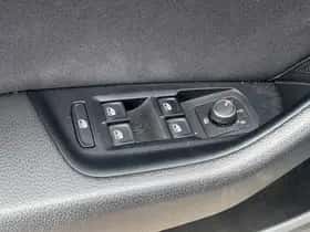 Volkswagen Passat (2023) thumbnail 23
