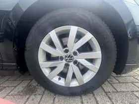 Volkswagen Passat (2023) thumbnail 30