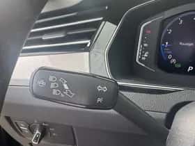 Volkswagen Passat (2023) thumbnail 38