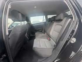 Volkswagen Passat (2023) thumbnail 8