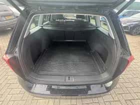 Volkswagen Passat (2023) thumbnail 9