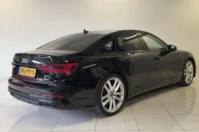 Audi A6 (2023) thumbnail 2