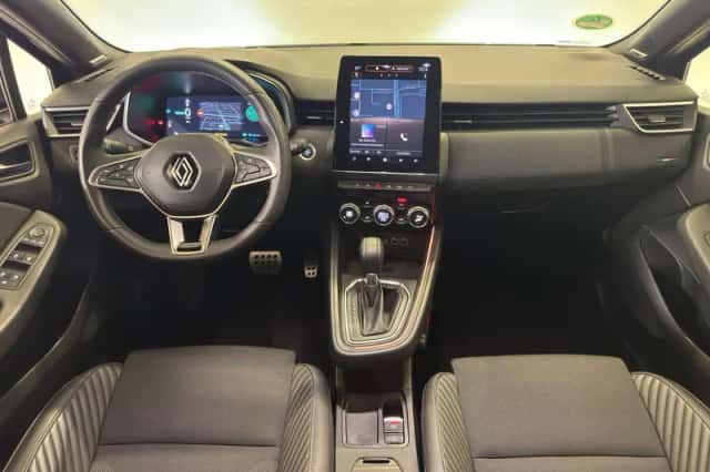 Renault Clio (2024) thumbnail 3