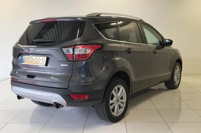 Ford Kuga (2017) thumbnail 4