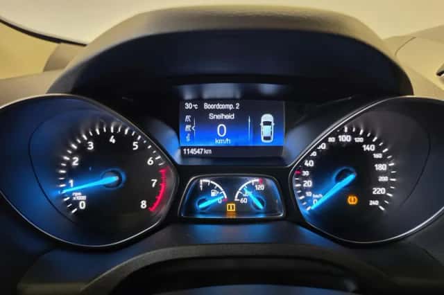 Ford Kuga (2017) thumbnail 6