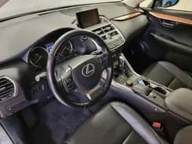 Lexus NX (2015) thumbnail 27