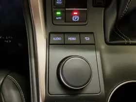Lexus NX (2015) thumbnail 33