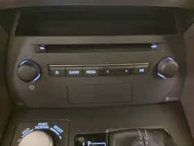 Lexus NX (2015) thumbnail 40