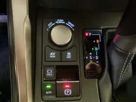 Lexus NX (2015) thumbnail 43