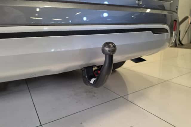 Mitsubishi Outlander (2020) thumbnail 2