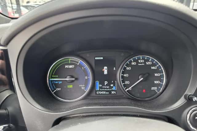 Mitsubishi Outlander (2020) thumbnail 2