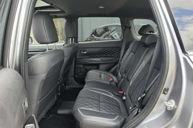 Mitsubishi Outlander (2020) thumbnail 6