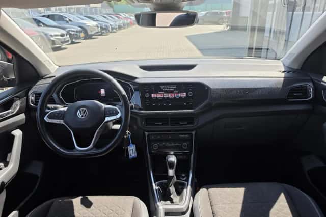 Volkswagen T-Cross (2019) thumbnail 3