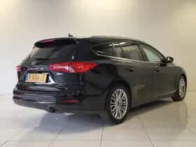 Ford Focus (2021) thumbnail 5