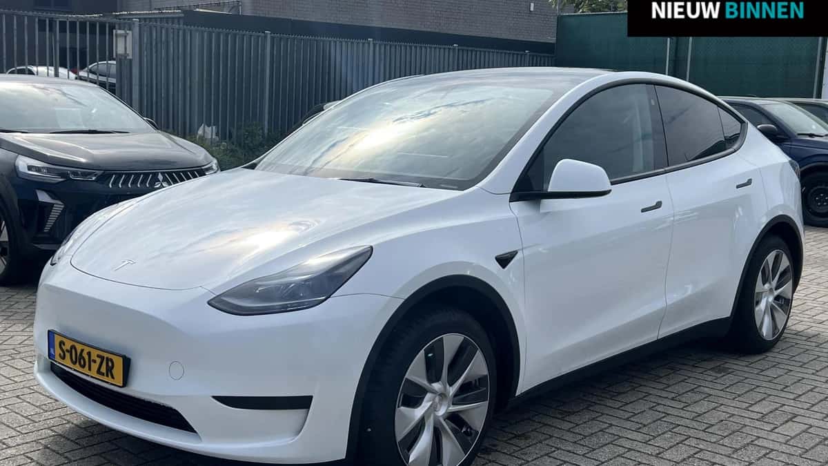 Tesla Model Y (2023) — foto 1