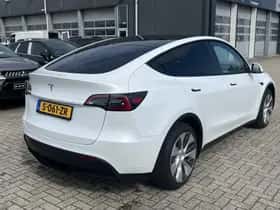 Tesla Model Y (2023) thumbnail 12