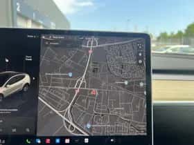 Tesla Model Y (2023) thumbnail 26