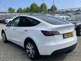 Tesla Model Y (2023) thumbnail 7