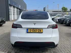 Tesla Model Y (2023) thumbnail 9