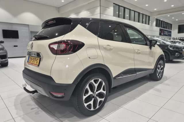 Renault Captur (2019) thumbnail 2