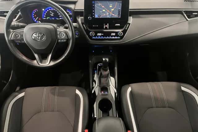 Toyota Corolla (2022) thumbnail 3