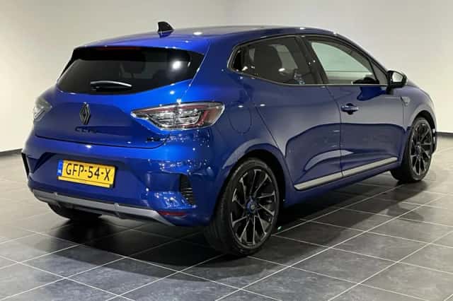 Renault Clio (2024) thumbnail 2