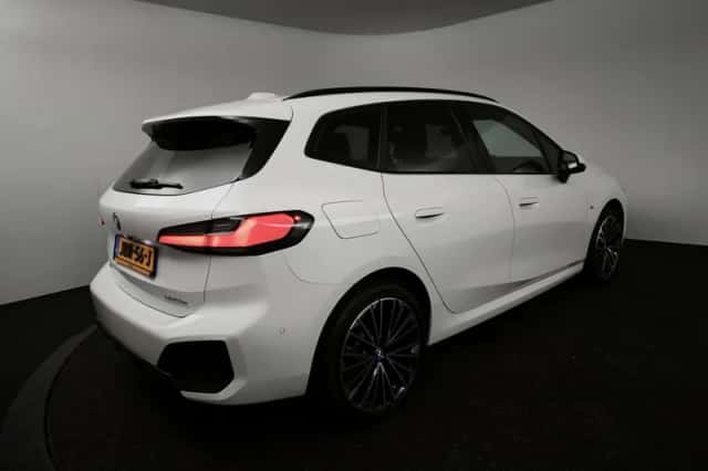 BMW 2-Serie (2023) thumbnail 2