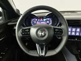 Alfa Romeo Junior (2025) thumbnail 21