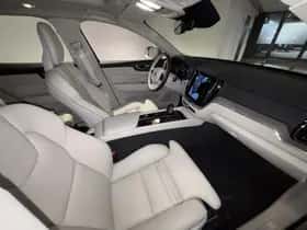Volvo XC60 (2023) thumbnail 14