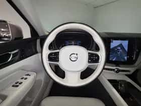 Volvo XC60 (2023) thumbnail 16