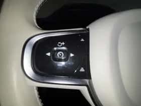 Volvo XC60 (2023) thumbnail 18