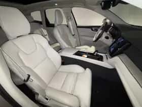 Volvo XC60 (2023) thumbnail 9