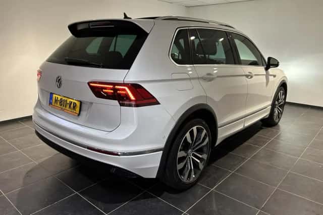 Volkswagen Tiguan (2020) thumbnail 2