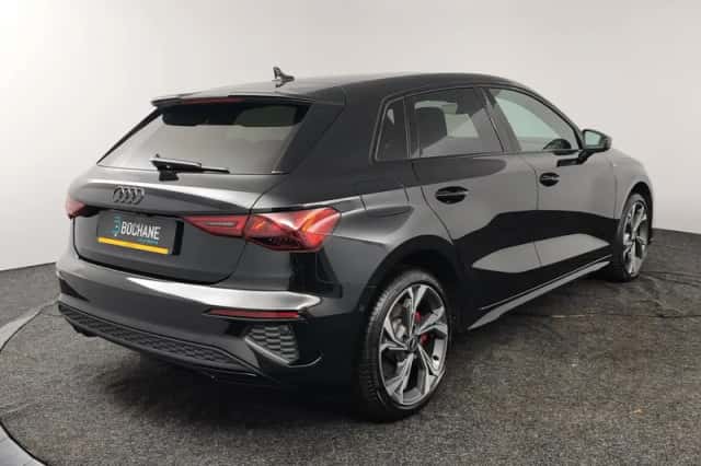 Audi A3 (2024) thumbnail 2