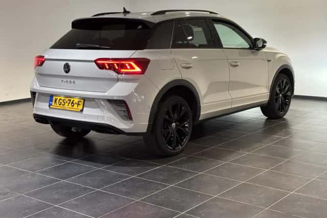 Volkswagen T-Roc (2022) thumbnail 2
