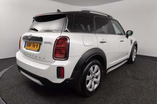 MINI Countryman (2023) thumbnail 2