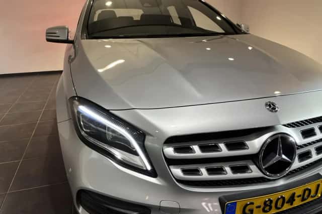 Mercedes-Benz GLA (2019) thumbnail 4